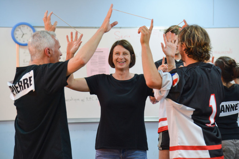 Exercice de cohésion en théâtre d'improvisation